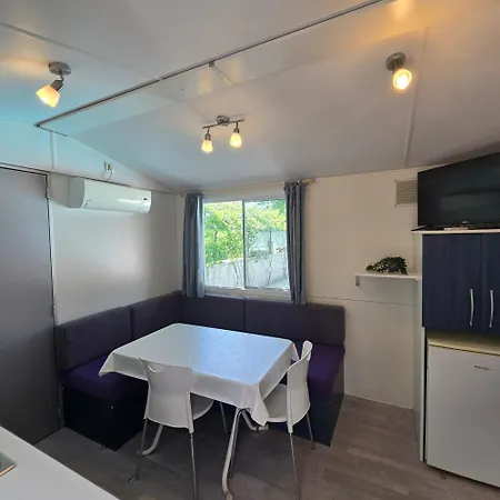 Kamp alanı Mobile Homes Bonaca Srima